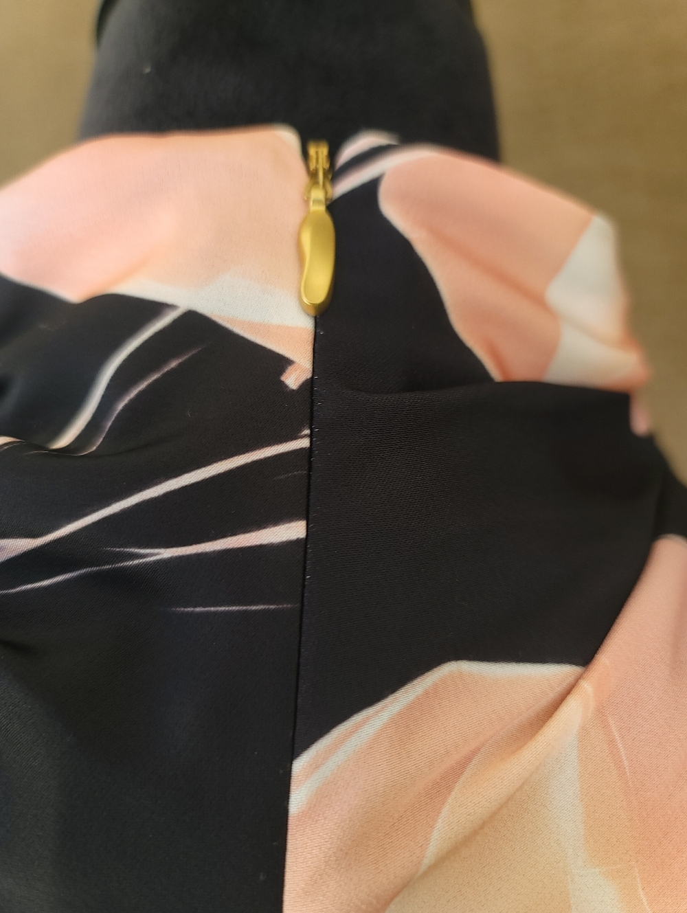 Donna KARAN New York Black Halter Blouse with Peach Floral Print - Picture 9 of 16